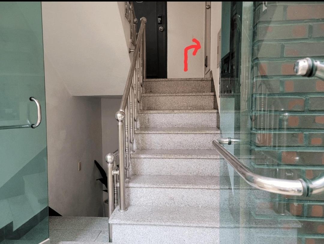 On Stay, In * Seoul
