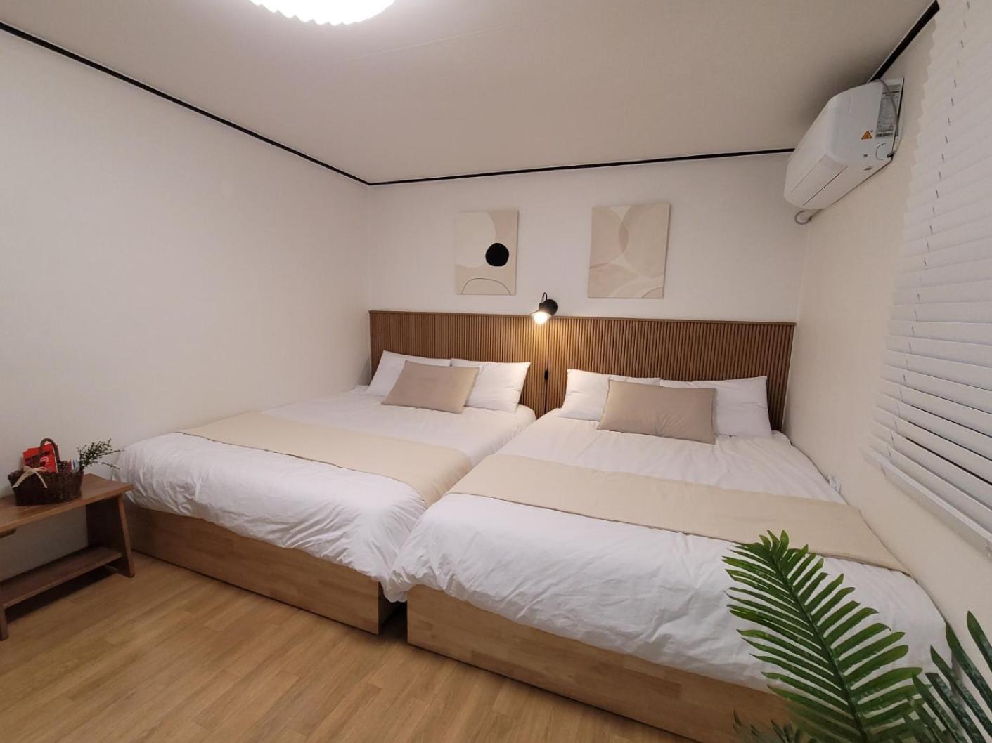 On Stay, In * Seoul